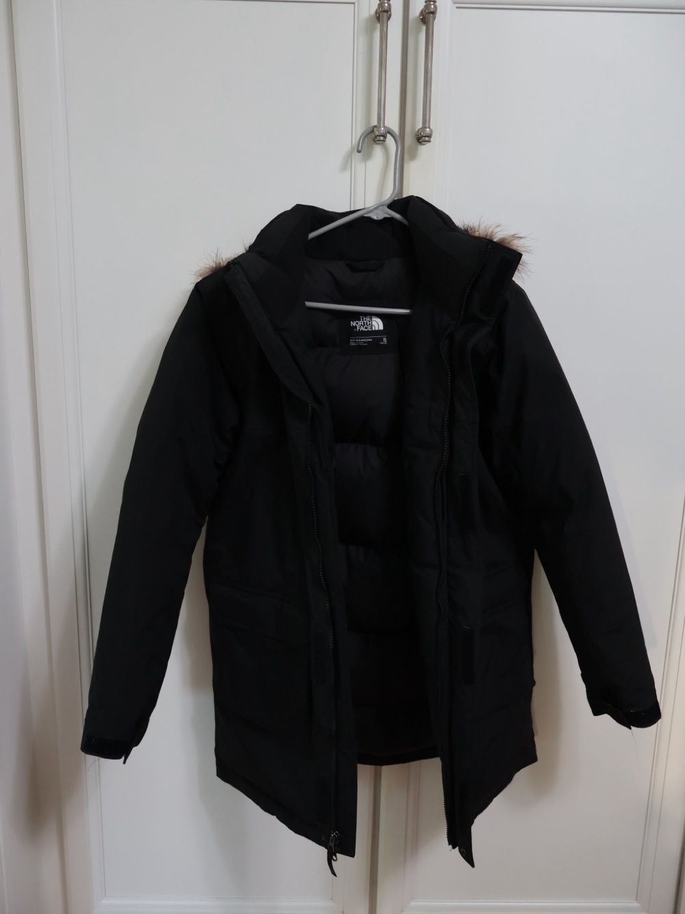 The North Face Boys XL 18-20 Black Hooded Puffer Parka with Faux-Fur Trim